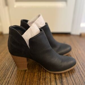 Black Faux Leather Bootie Heel Size 8